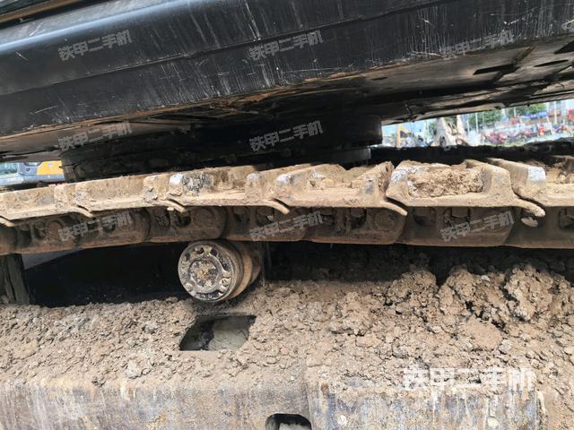 右驱动轮（行走机构）