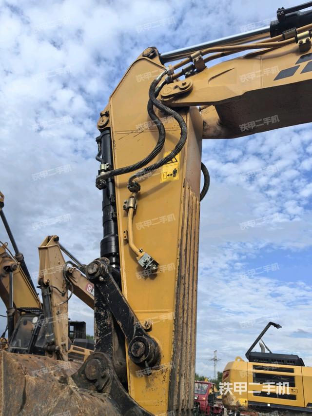 大臂整体 右侧（工作和回转装置）