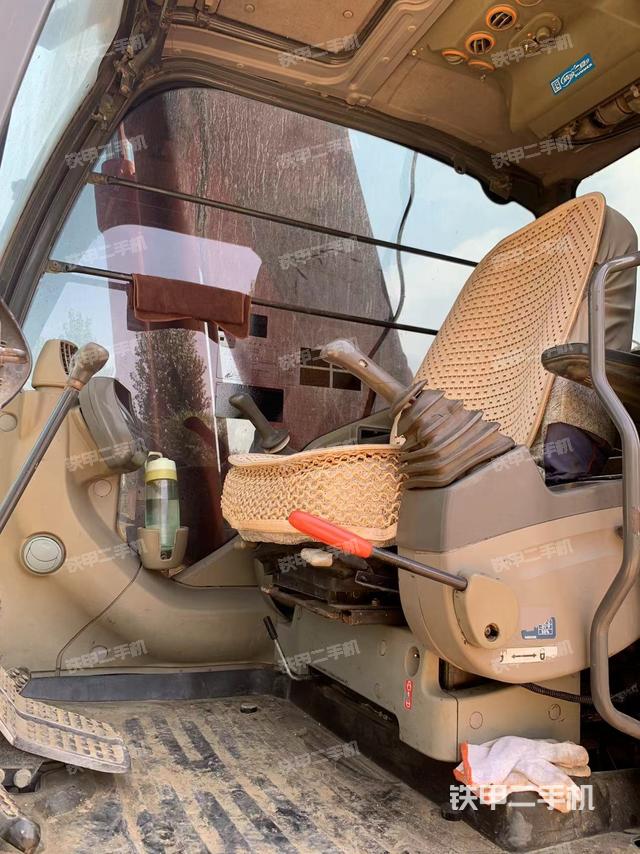 駕駛室整體（整機(jī)外觀）