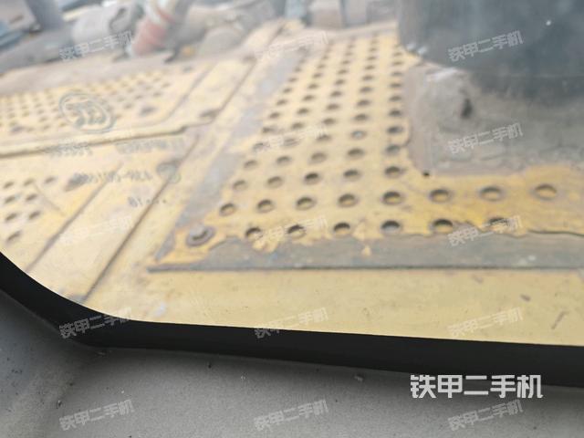 后窗玻璃角标（驾驶室部分）