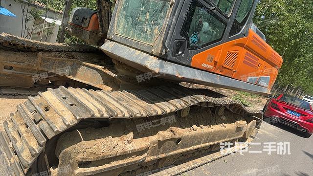 单侧履带整体（整机外观）