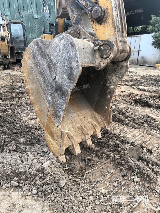 小臂整體左后（工作和回轉(zhuǎn)裝置）