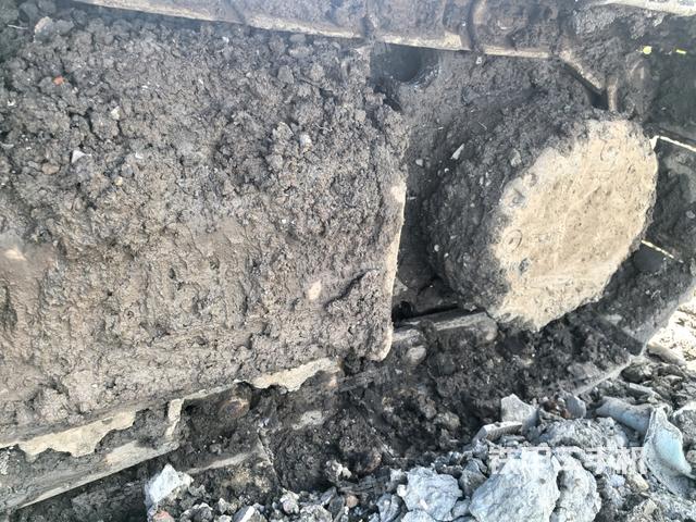 左側(cè)行走馬達(dá)蓋板（行走機(jī)構(gòu)）