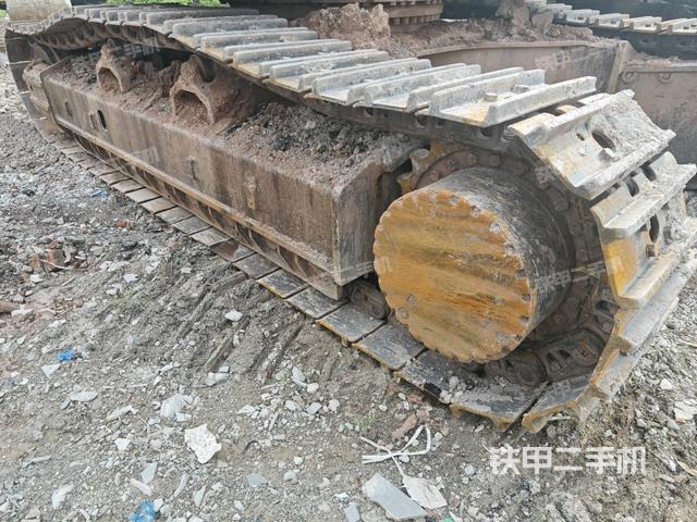 左侧履带整体 （行走机构）