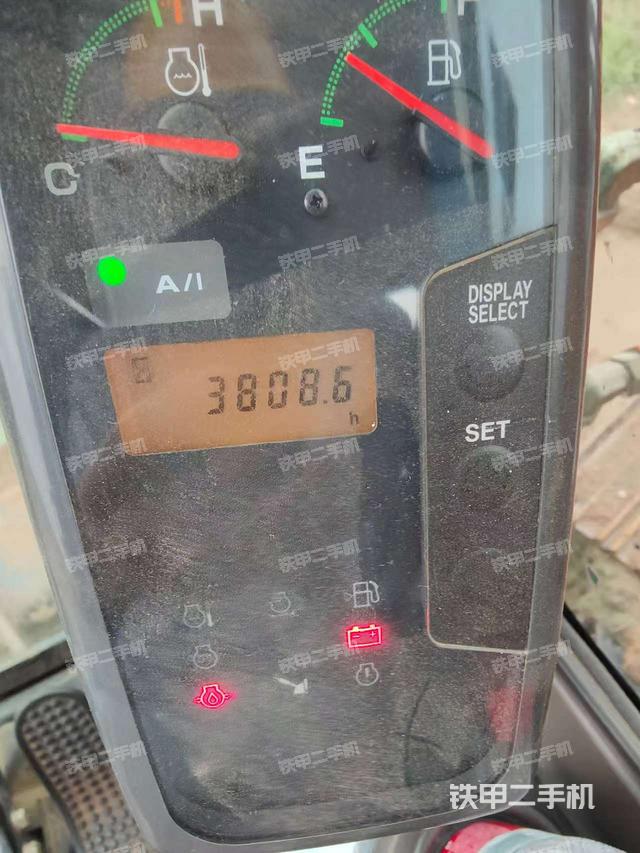 駕駛室整體（整機外觀）