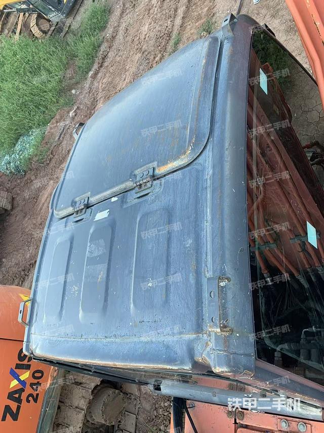 驾驶室顶部（整机外观）