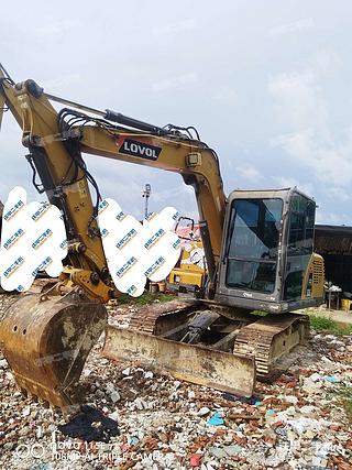 雷沃重工FR75D挖掘机实拍图片