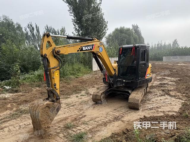 駕駛室整體（整機外觀）