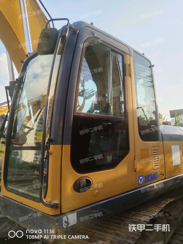 駕駛室左前45度（駕駛室部分）