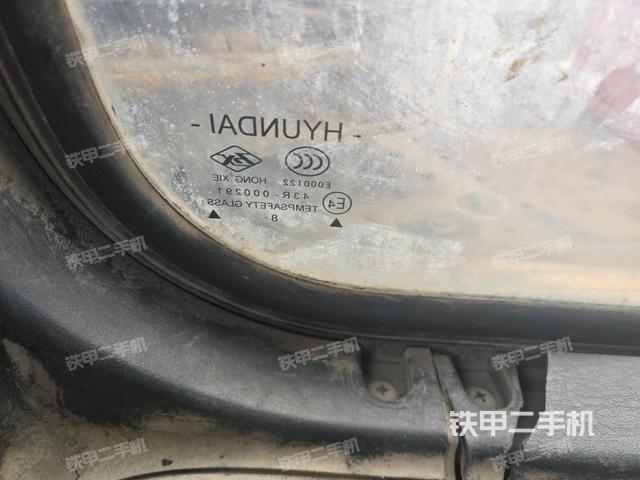 后窗玻璃角標(biāo)（駕駛室部分）