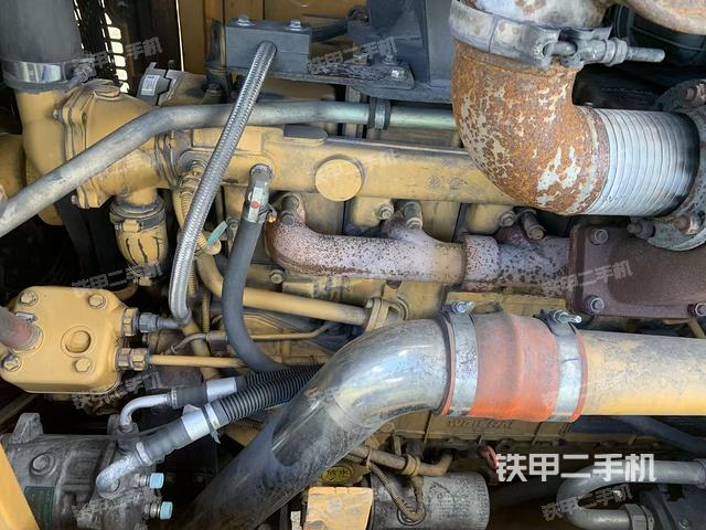 发动机左侧（整机外观及大件）