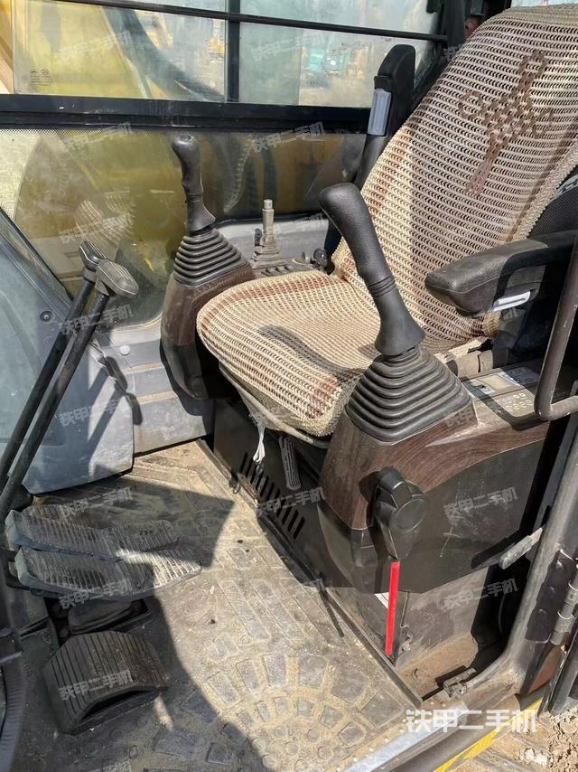 駕駛室整體（整機(jī)外觀）