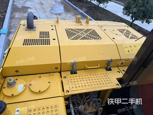 駕駛室頂部（整機(jī)外觀）