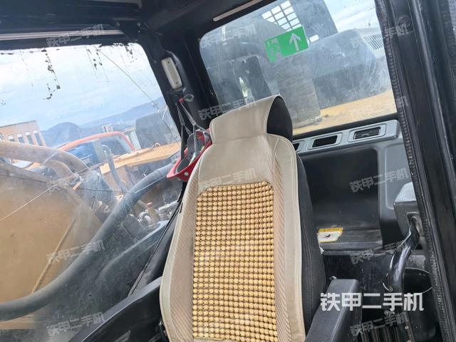 后窗玻璃角标（驾驶室部分）