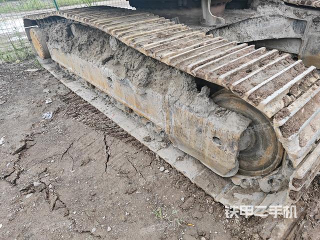 左側(cè)履帶整體?（行走機(jī)構(gòu)）