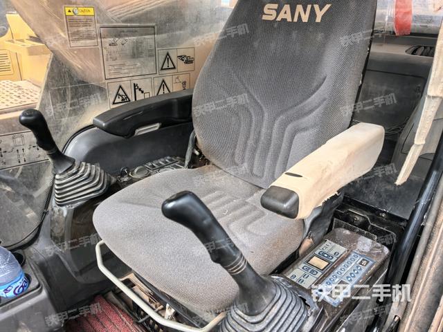 座椅左侧控制台/音响/含左手柄（驾驶室部分）