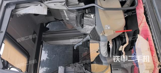 驾驶室整体（整机外观）