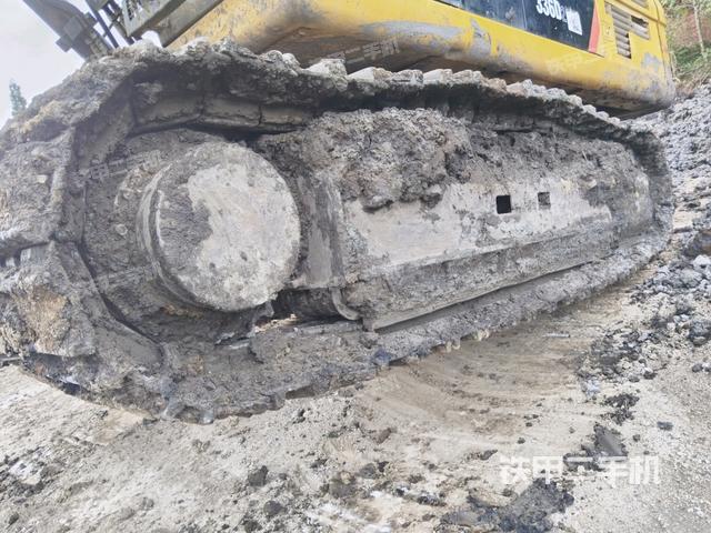 右側(cè)履帶整體（行走機構(gòu)）