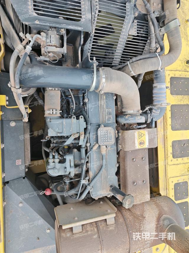 發(fā)動(dòng)機(jī)室（上車部件）