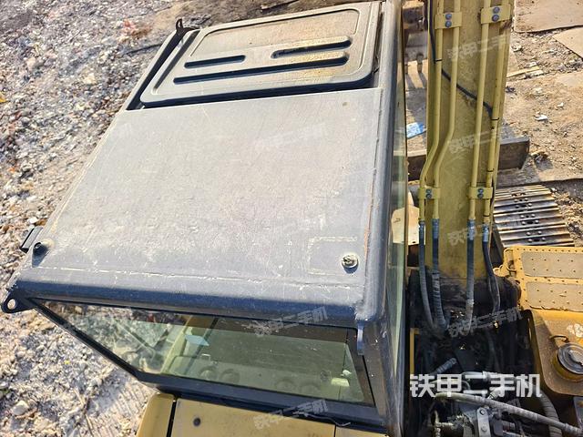 驾驶室顶部（整机外观）