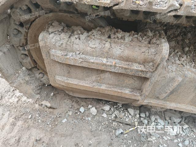 左導(dǎo)向輪（行走機(jī)構(gòu)）