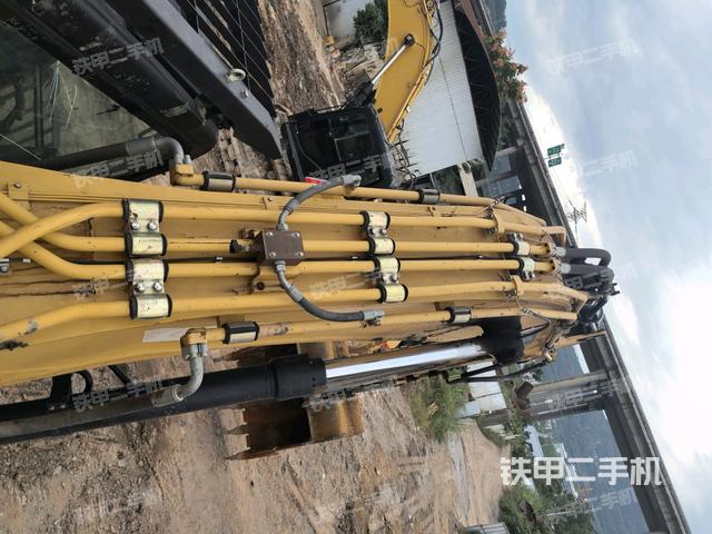 大臂背部俯视（工作和回转装置）