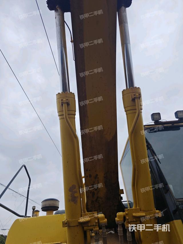 大臂油缸整體?豎拍（工作和回轉(zhuǎn)裝置）