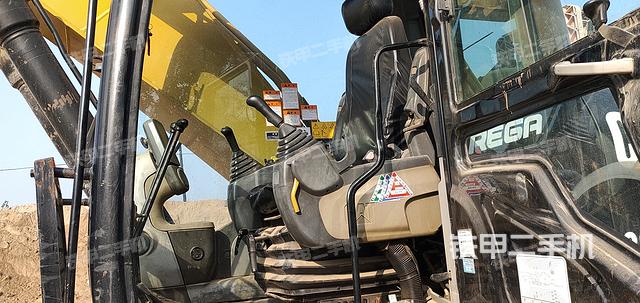 驾驶室整体（整机外观）