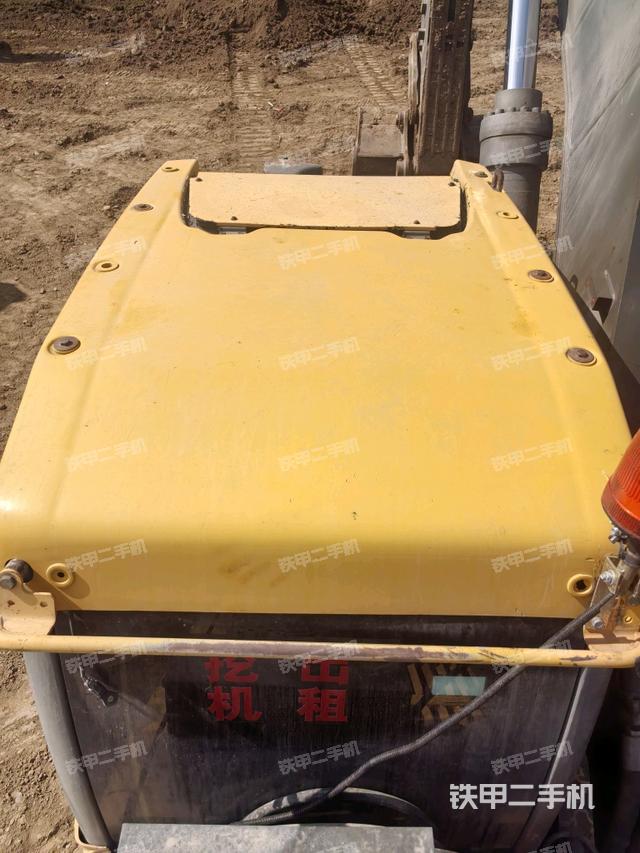 驾驶室顶部（整机外观）