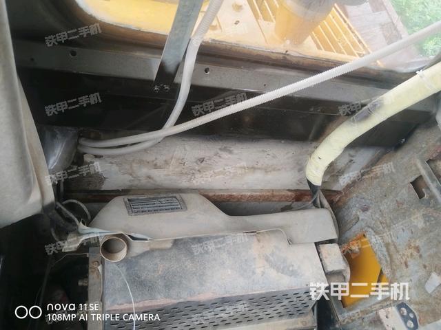 后窗玻璃角标（驾驶室部分）