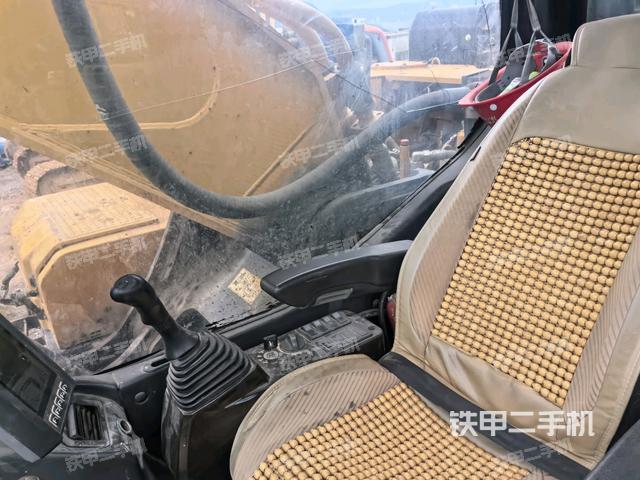 座椅右侧控制台/钥匙门/油门/含右手柄（驾驶室部分）