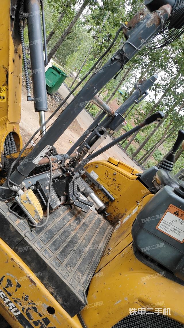 驾驶室顶部（整机外观）