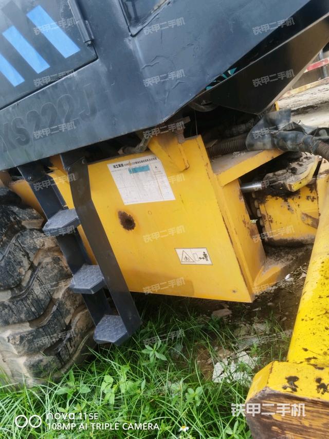 前車架正左側(cè)（壓路機前后車架）