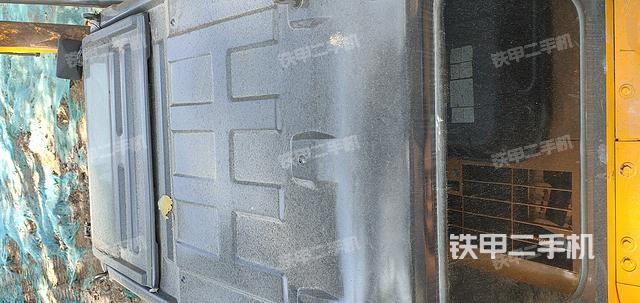 驾驶室顶部（整机外观）