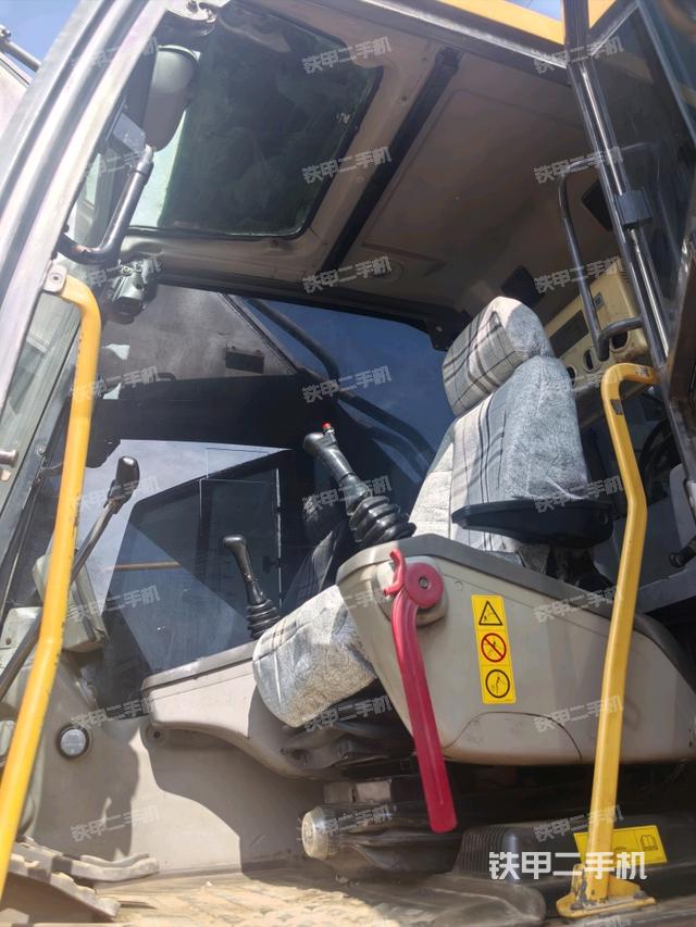 驾驶室整体（整机外观）