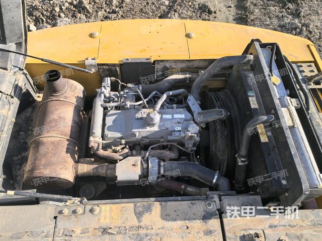 發(fā)動(dòng)機(jī)室（上車部件）