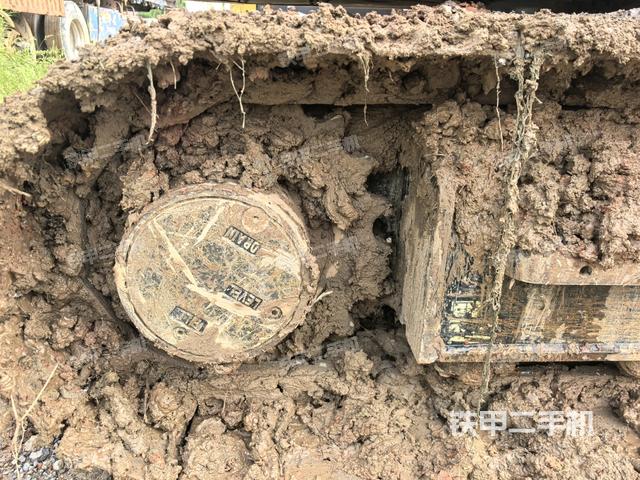 右驅(qū)動輪（行走機構）