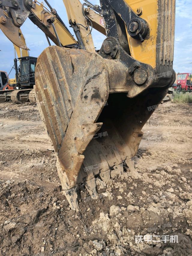 小臂整体左后（工作和回转装置）