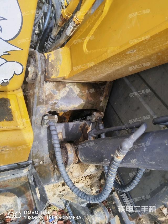 大臂根部?斜（工作和回轉(zhuǎn)裝置）