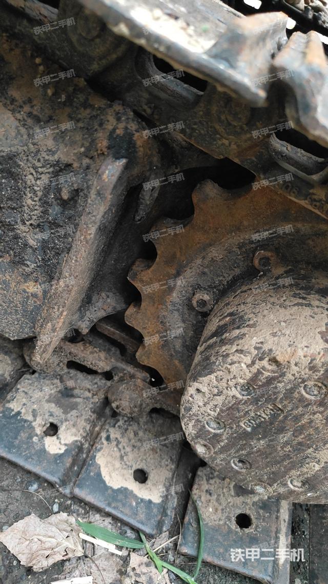 回转马达和主控阀（整机外观）