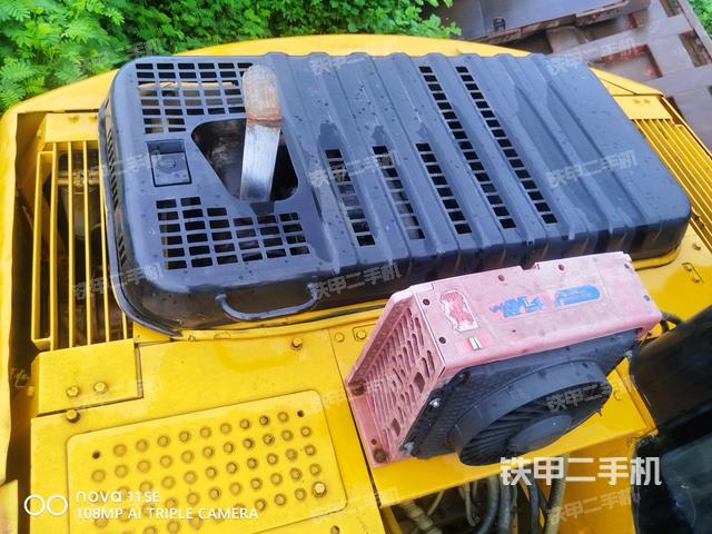 中央回转接头特写（上车部件）