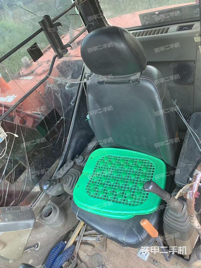 驾驶室整体（整机外观）