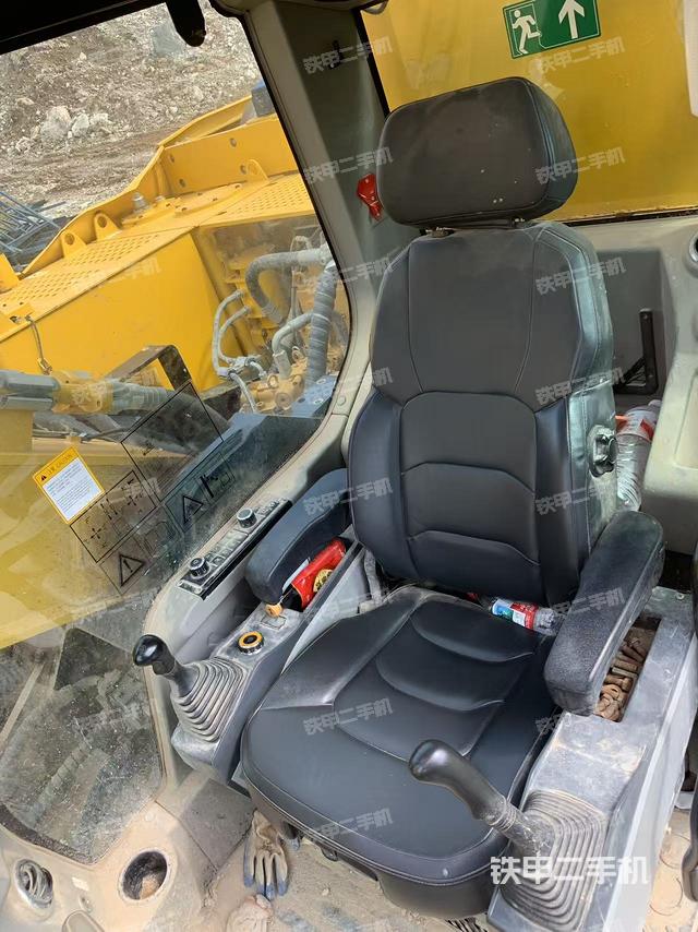 驾驶室整体（整机外观）