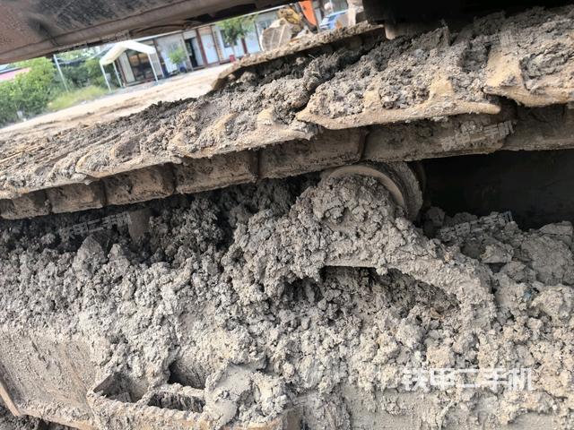 右驱动轮（行走机构）