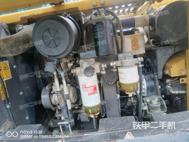 發(fā)動(dòng)機(jī)室（上車(chē)部件）