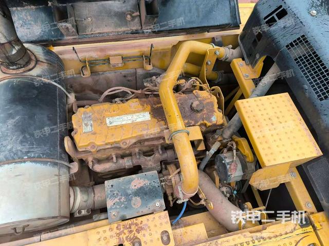 发动机室（上车部件）