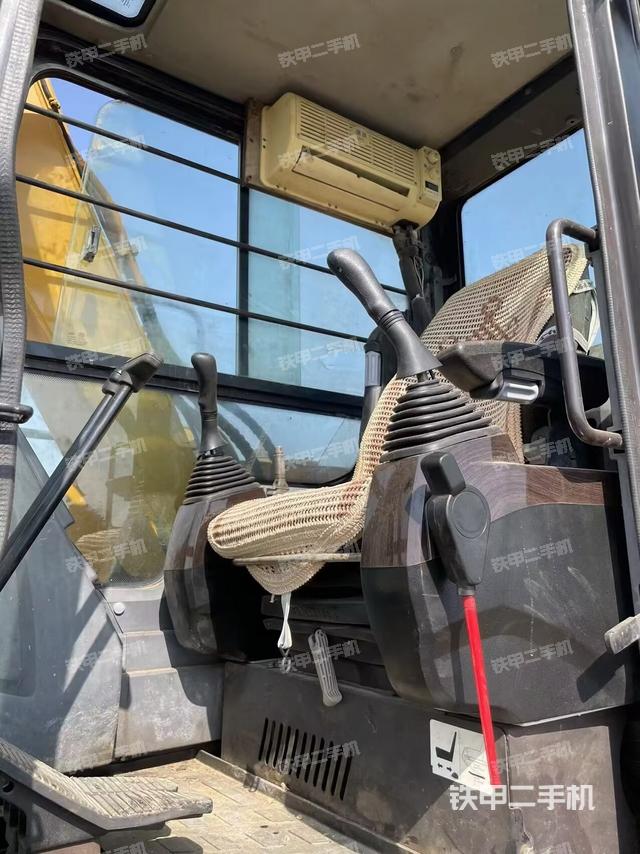 駕駛室頂部（整機(jī)外觀）