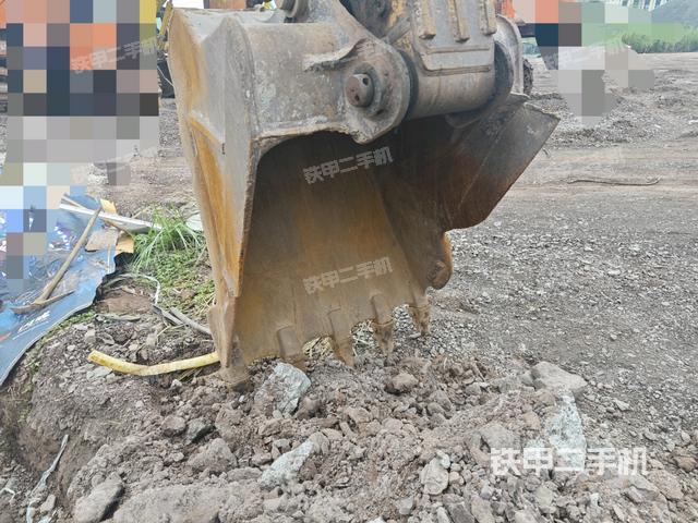 铲斗右后整体（工作和回转装置）