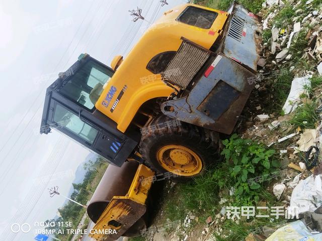 右前45°（壓路機整機外觀）