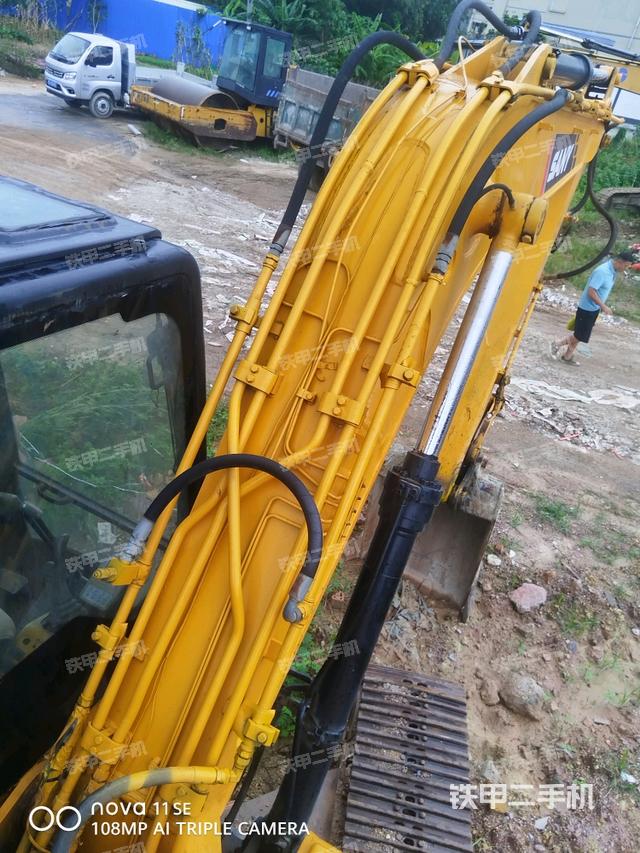 大臂背部俯视（工作和回转装置）